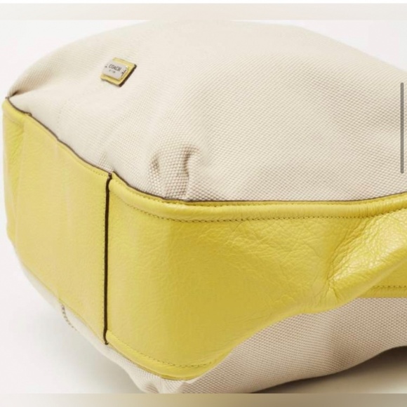 New- COACH AVERY HOBO - charmeuse leather / linen - Picture 4 of 8